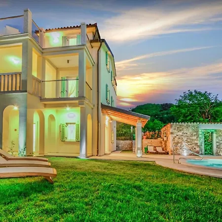 Villa Demetra Mit Infinity Pool Und Panoramablick