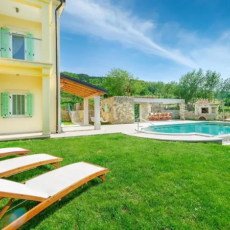 Demetra Mit Infinity Pool Und Billiard Holiday home Motovun