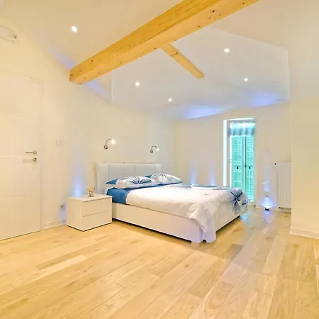 Demetra Mit Infinity Pool Und Billiard Holiday home Motovun