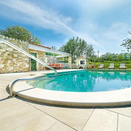 Holiday home Demetra Mit Infinity Pool Und Billiard *